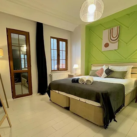 W/ New Furnitures Next To Istiklal Street And Taksim Square 아파트호텔