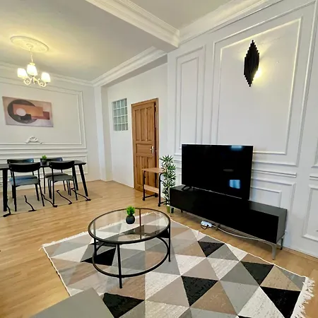 W/ New Furnitures Next To Istiklal Street And Taksim Square 3*