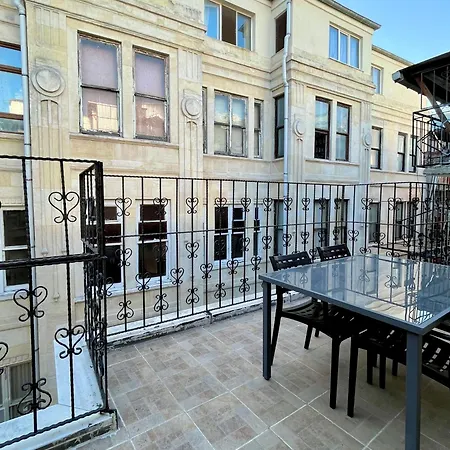 W/ New Furnitures Next To Istiklal Street And Taksim Square 이스탄불