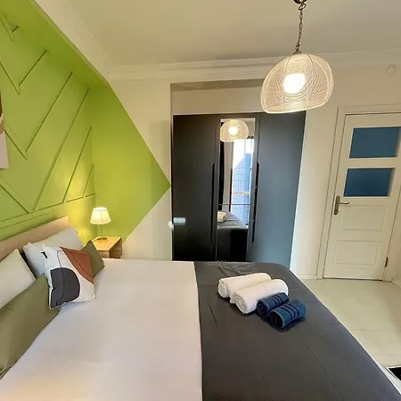 W/ New Furnitures Next To Istiklal Street And Taksim Square 3*