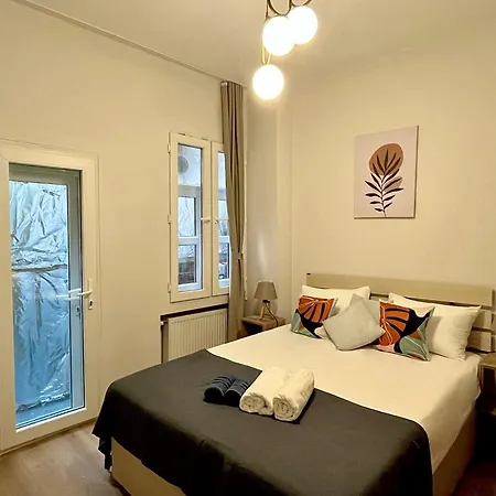 W/ New Furnitures Next To Istiklal Street And Taksim Square 아파트호텔