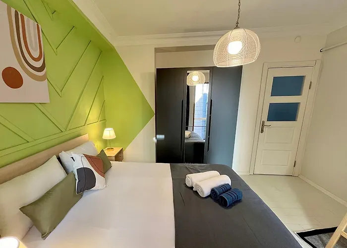 W/ New Furnitures Next To Istiklal Street And Taksim Square 3*