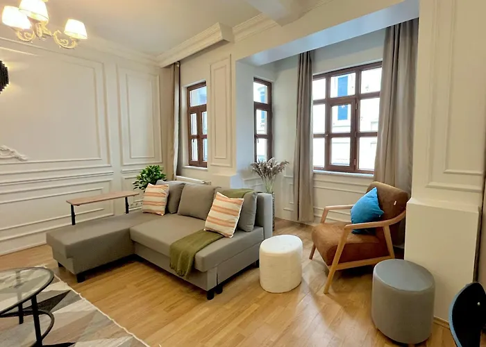 Aparthotel W/ New Furnitures Next To Istiklal Street And Taksim Square