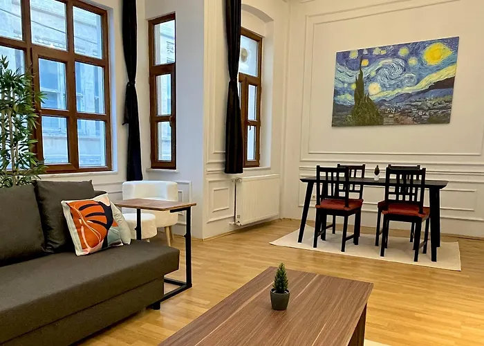 Aparthotel W/ New Furnitures Next To Istiklal Street And Taksim Square