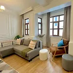 Aparthotel W/ New Furnitures Next To Istiklal Street And Taksim Square